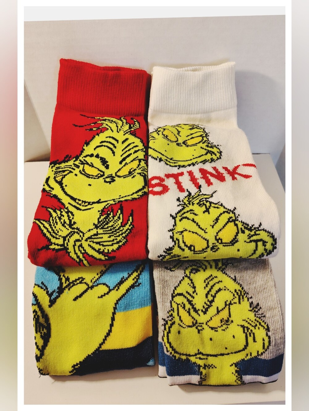 Dr. Suess ☠️ THE GRINCH ☠️ 4-Pair of Novelty Crew Socks - Fits Shoe Size 8-12 *